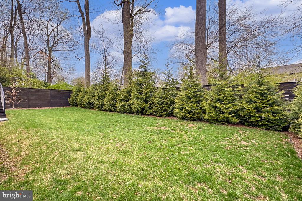 1204 Seaton Ln