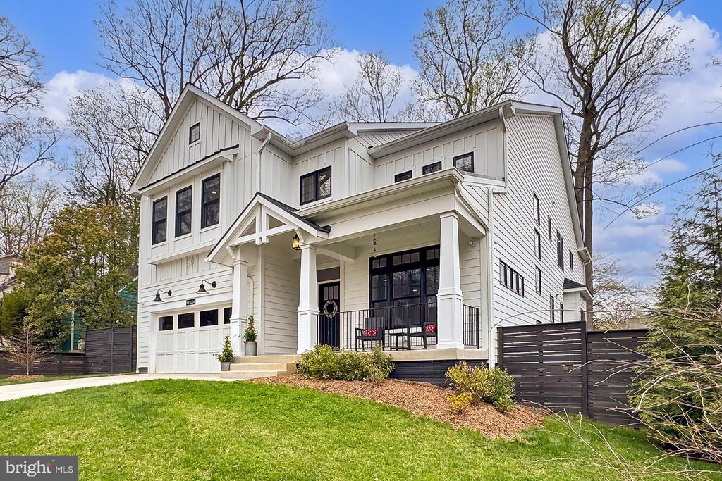 1204 Seaton Ln