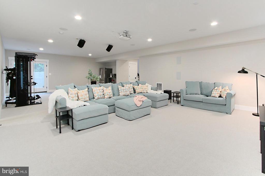1204 Seaton Ln