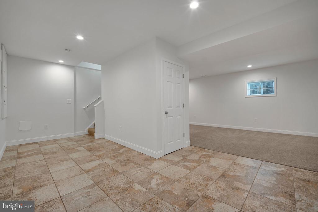 2862 Rosemary Ln