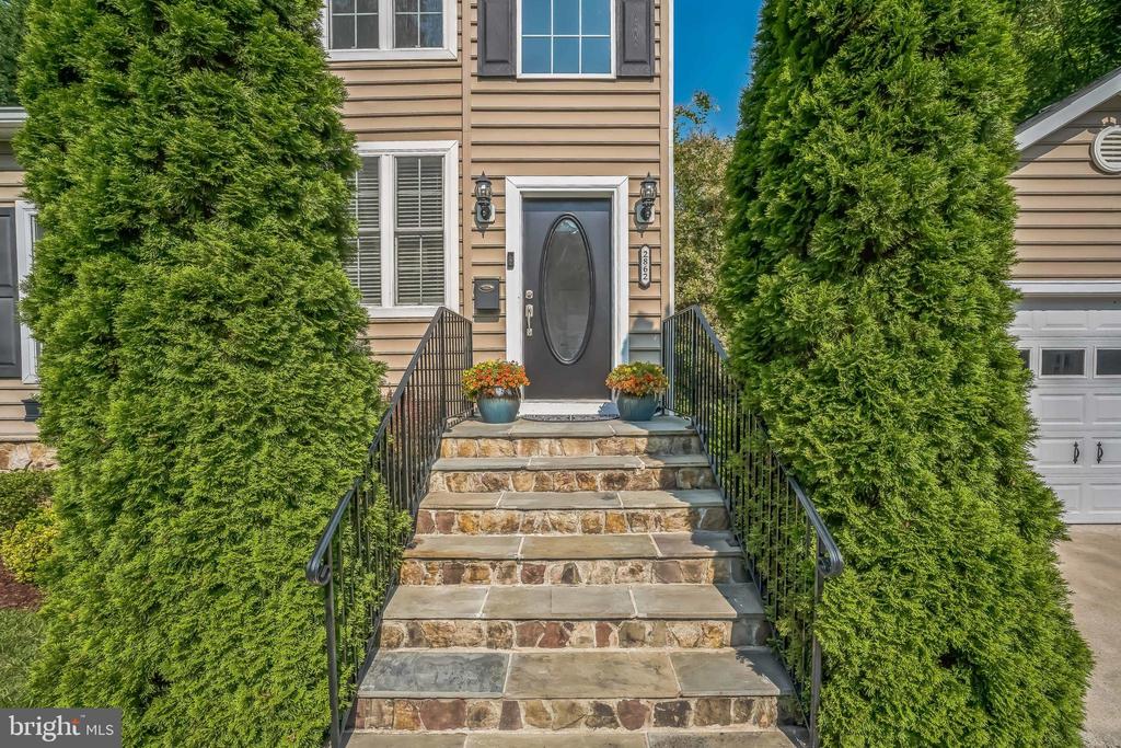 2862 Rosemary Ln
