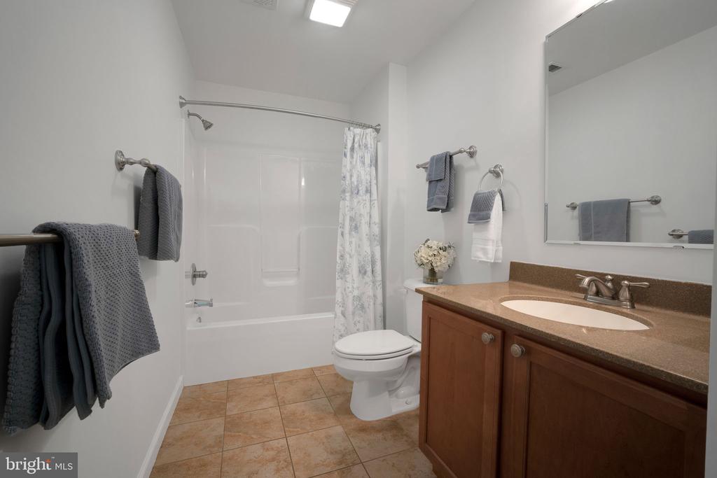 2862 Rosemary Ln
