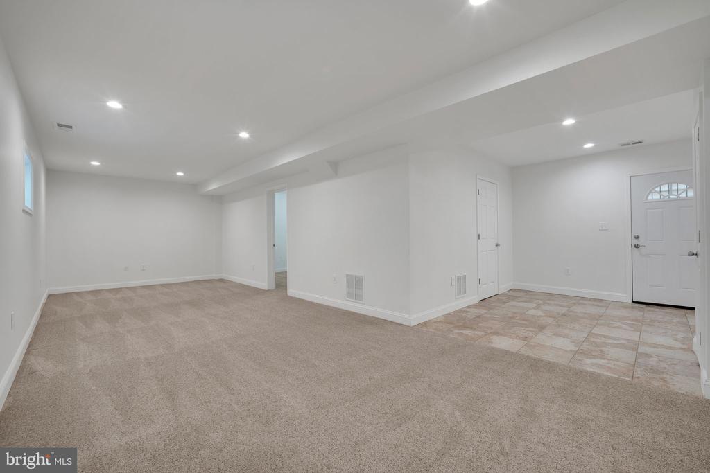 2862 Rosemary Ln