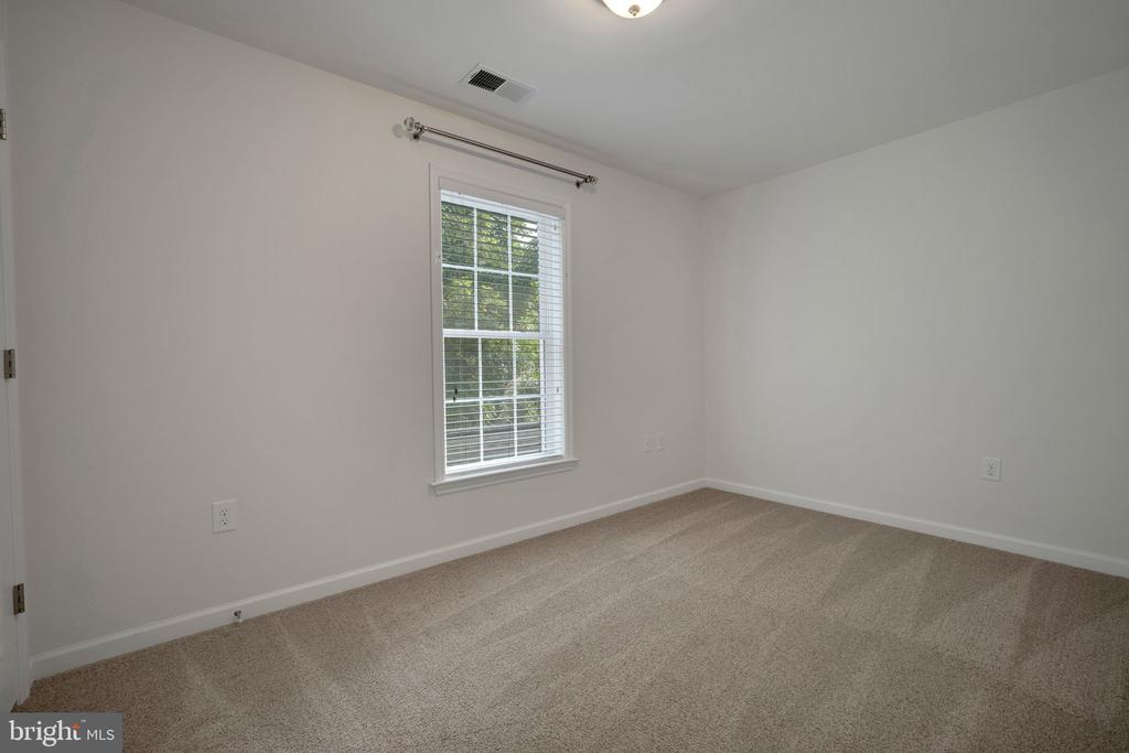 2862 Rosemary Ln