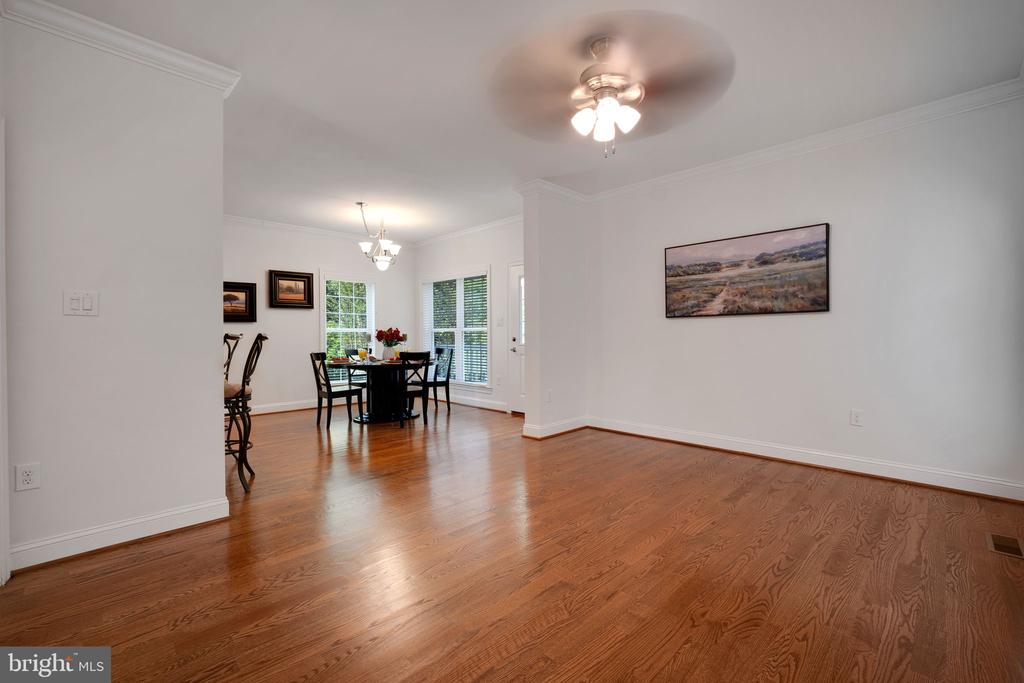 2862 Rosemary Ln