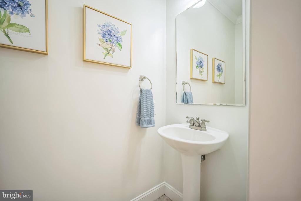 2862 Rosemary Ln