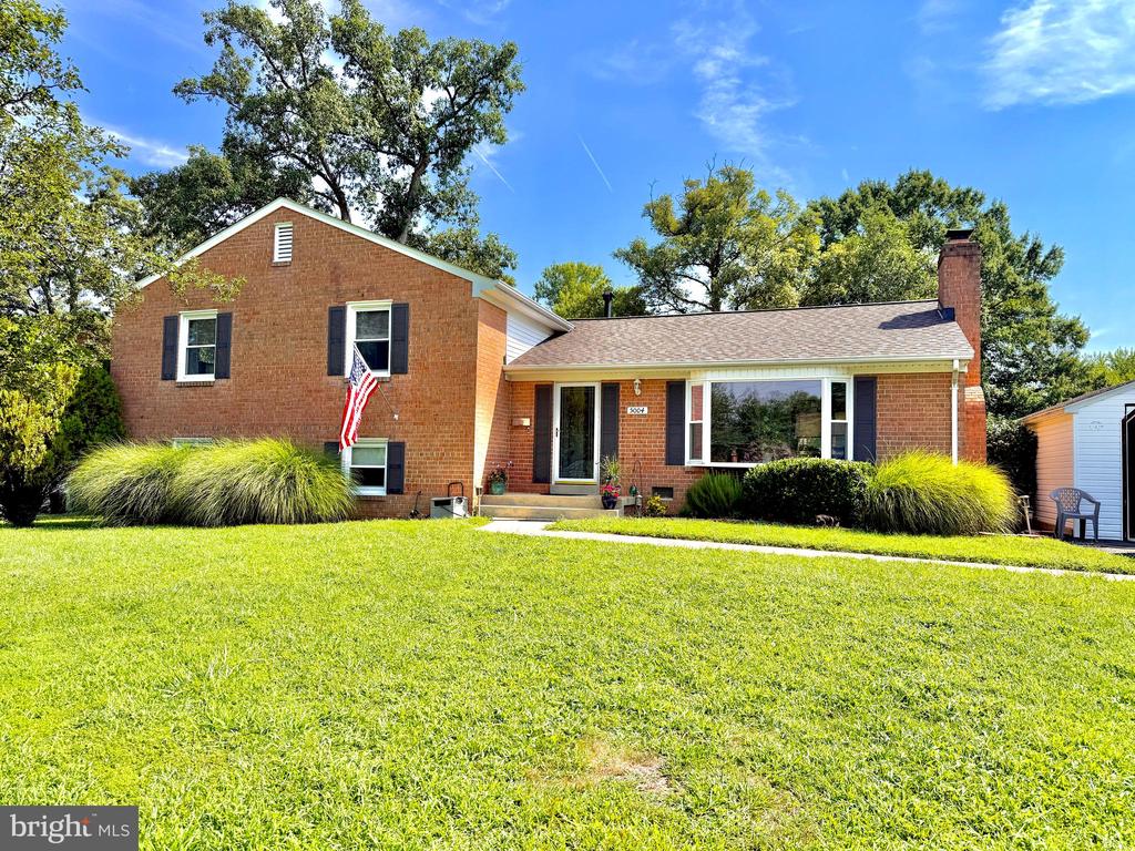 5004 LARNO DRIVE