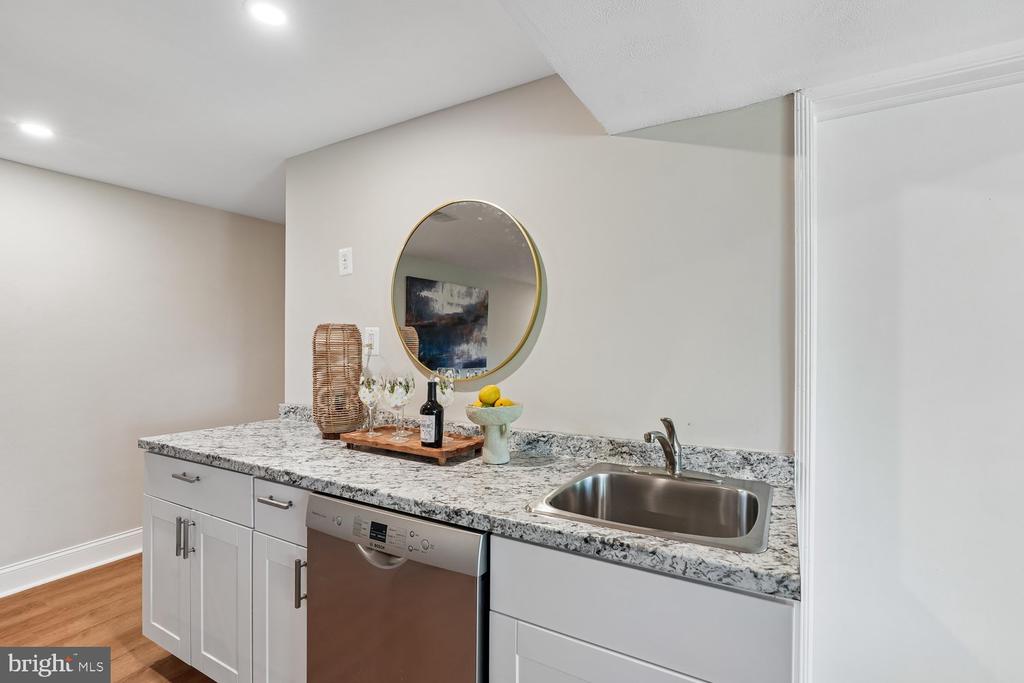 7407 GATEWOOD COURT