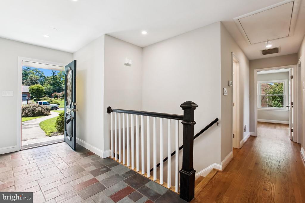 7407 GATEWOOD COURT