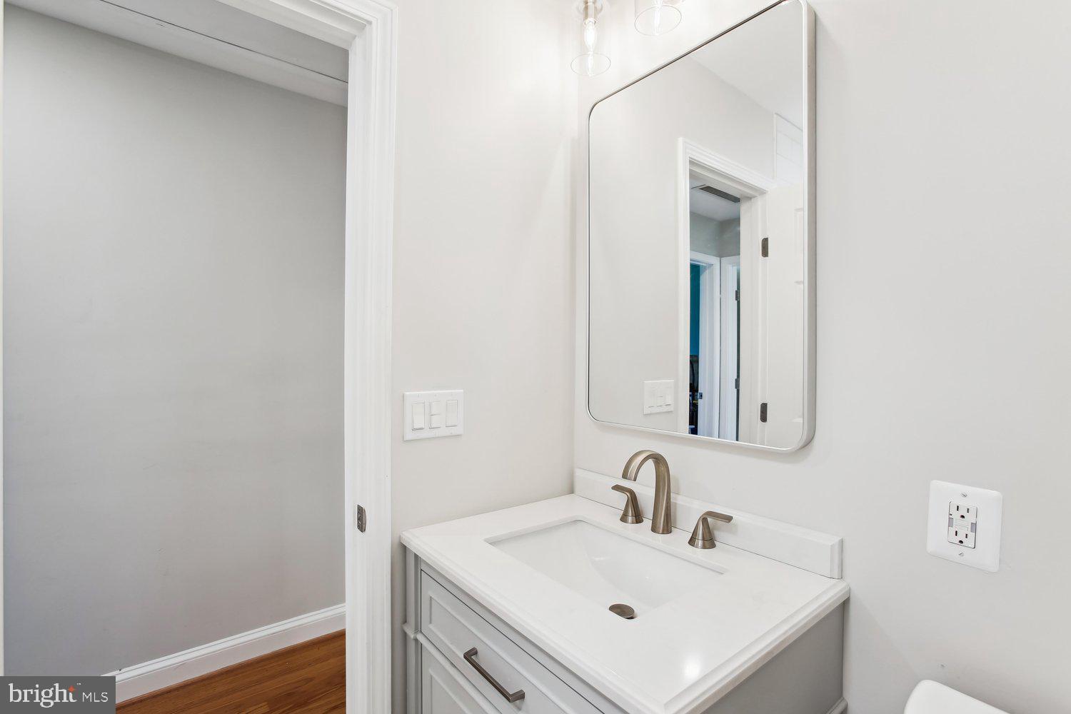 7407 GATEWOOD COURT