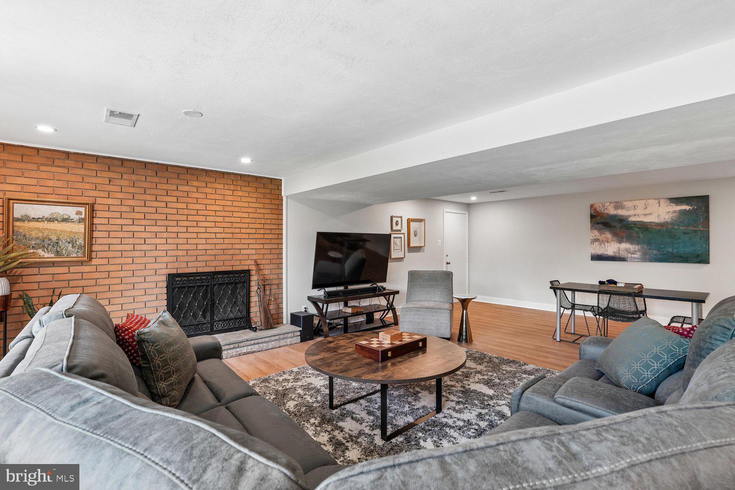 7407 GATEWOOD COURT