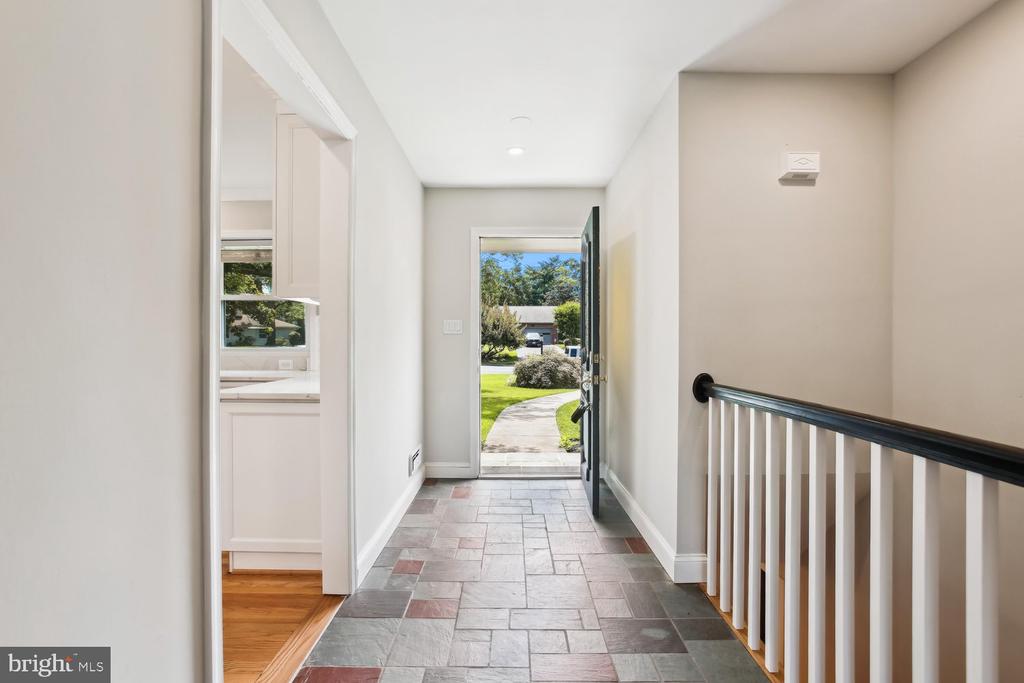 7407 GATEWOOD COURT