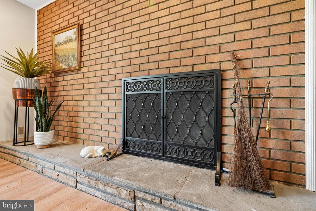7407 GATEWOOD COURT