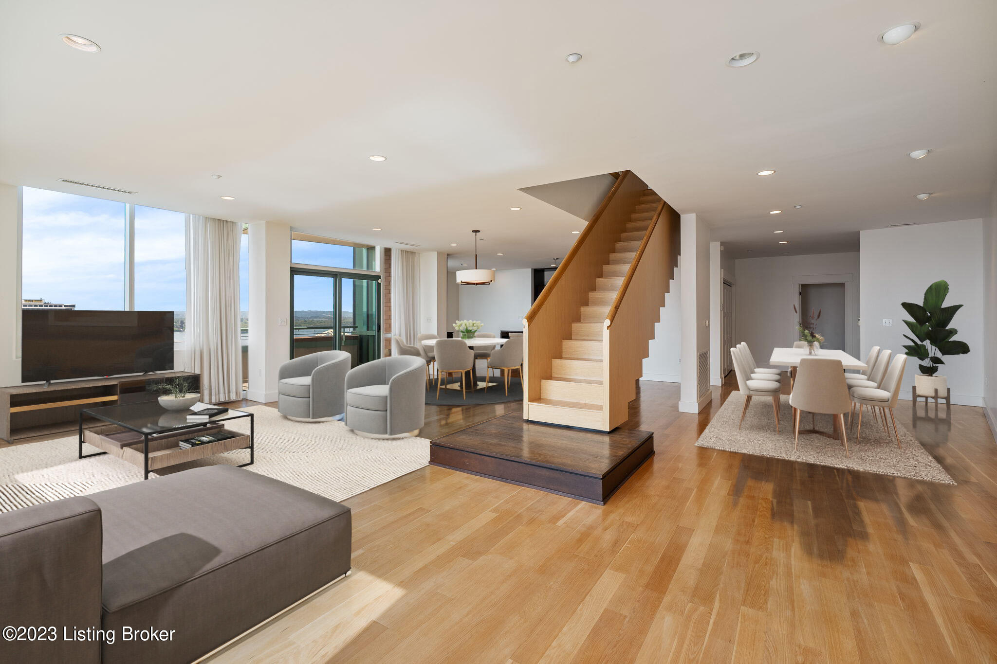 222 E Witherspoon St, 1702