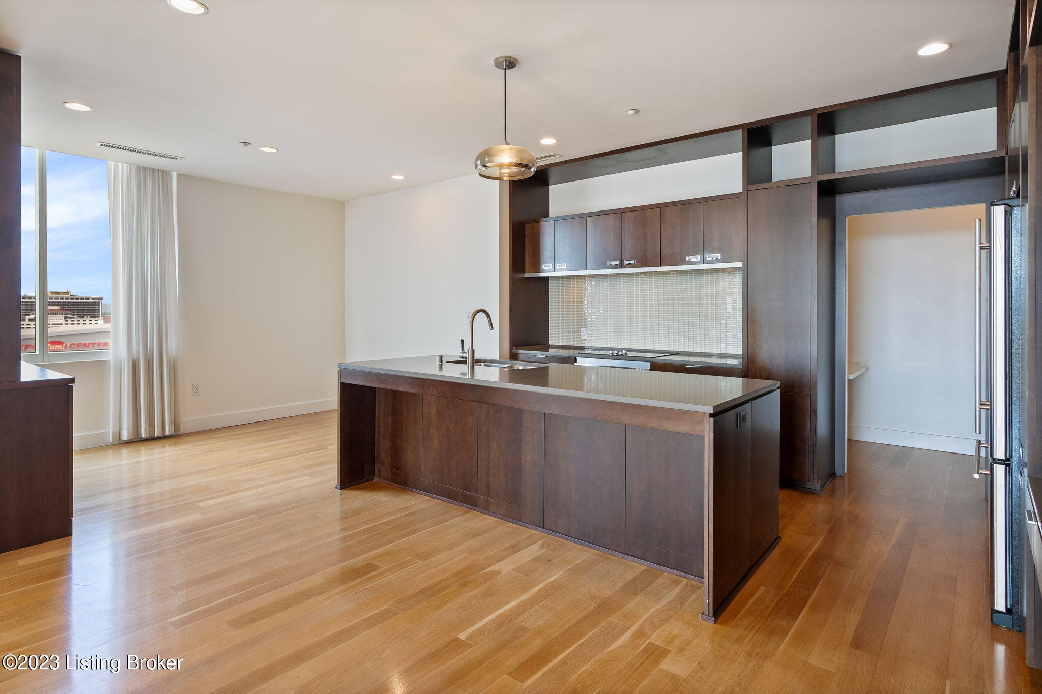 222 E Witherspoon St, 1702