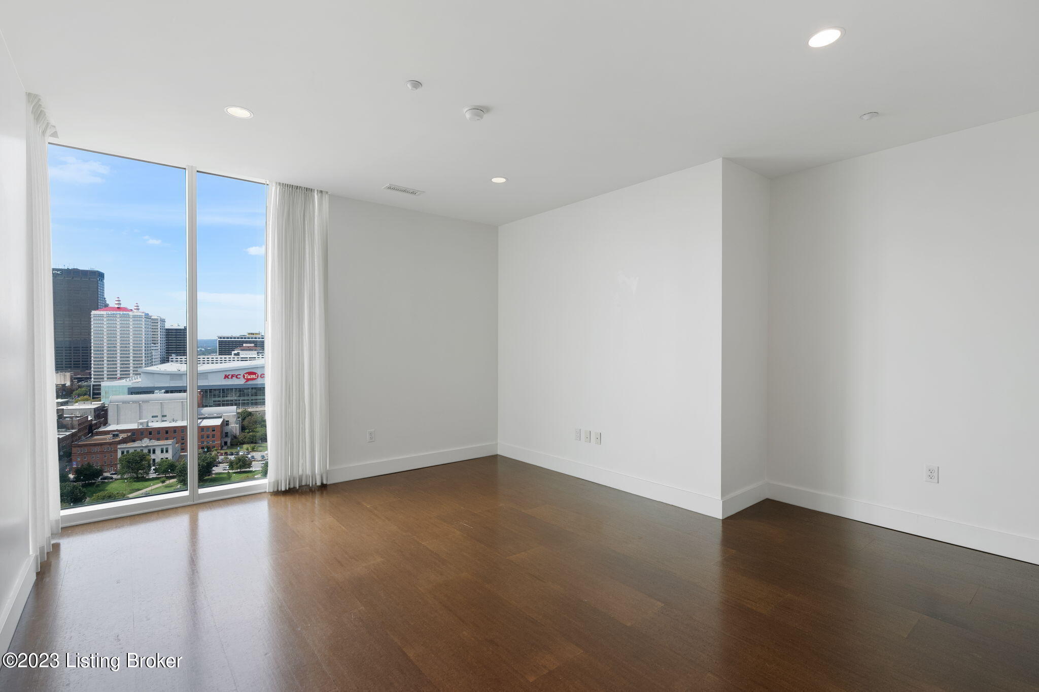 222 E Witherspoon St, 1702