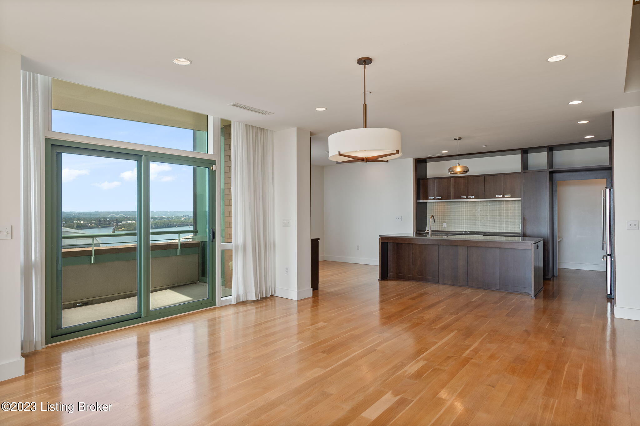 222 E Witherspoon St, 1702