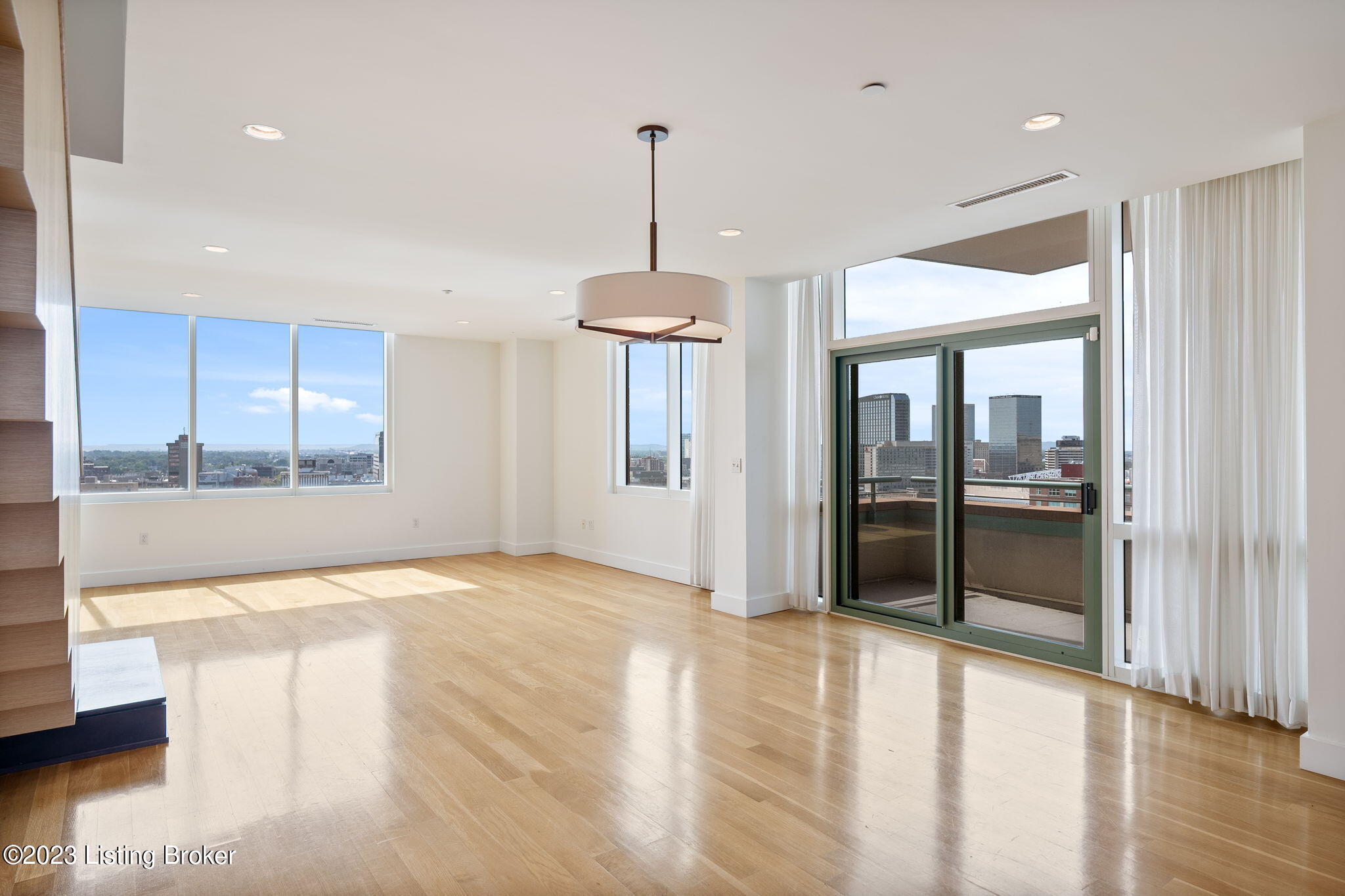 222 E Witherspoon St, 1702