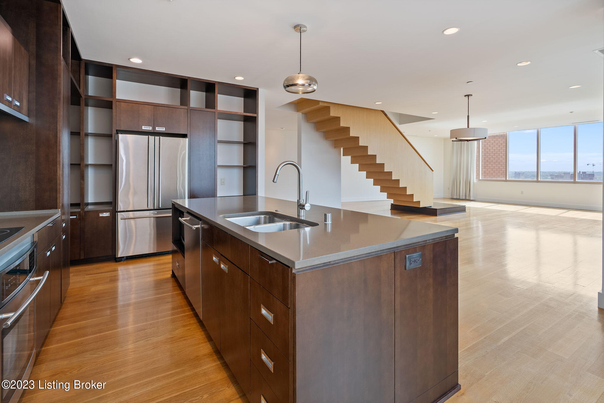 222 E Witherspoon St, 1702
