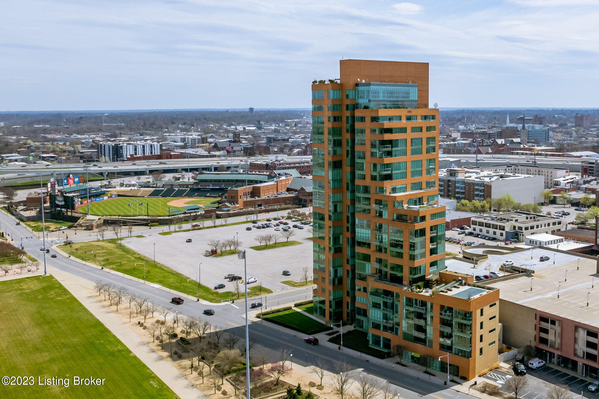 222 E Witherspoon St, 1702