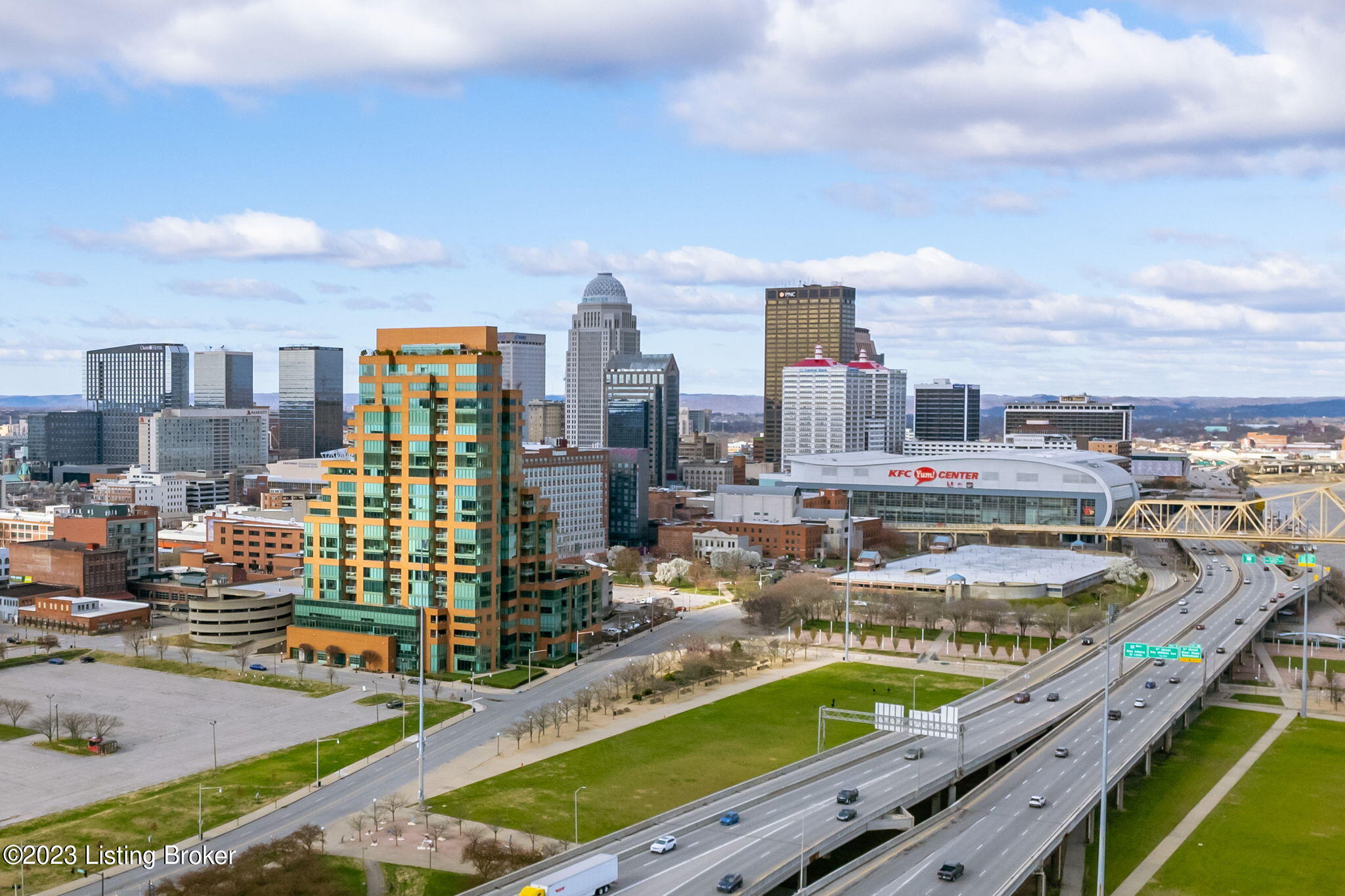 222 E Witherspoon St, 1702