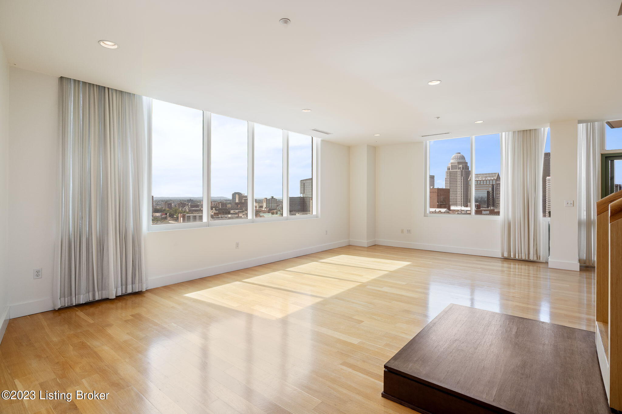 222 E Witherspoon St, 1702