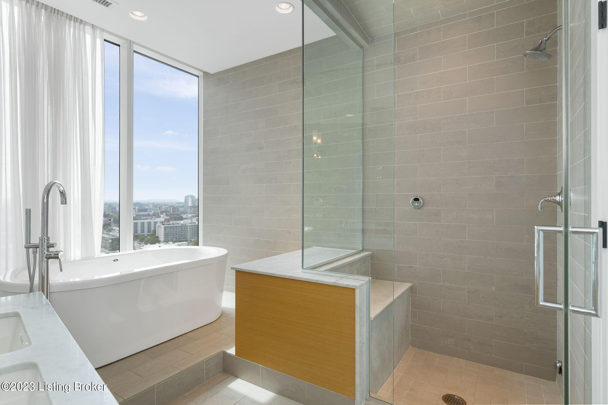 222 E Witherspoon St, 1702