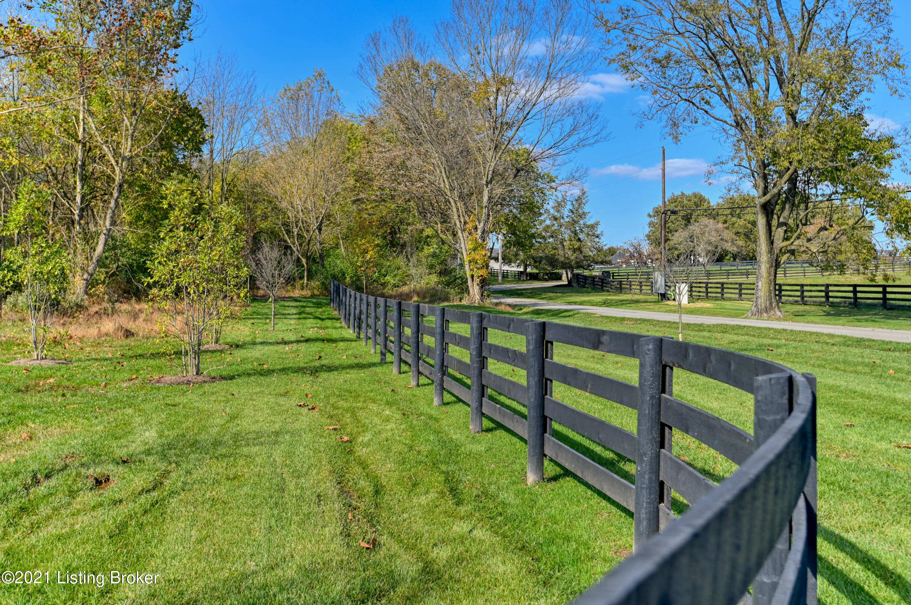 2 Enclave Dr