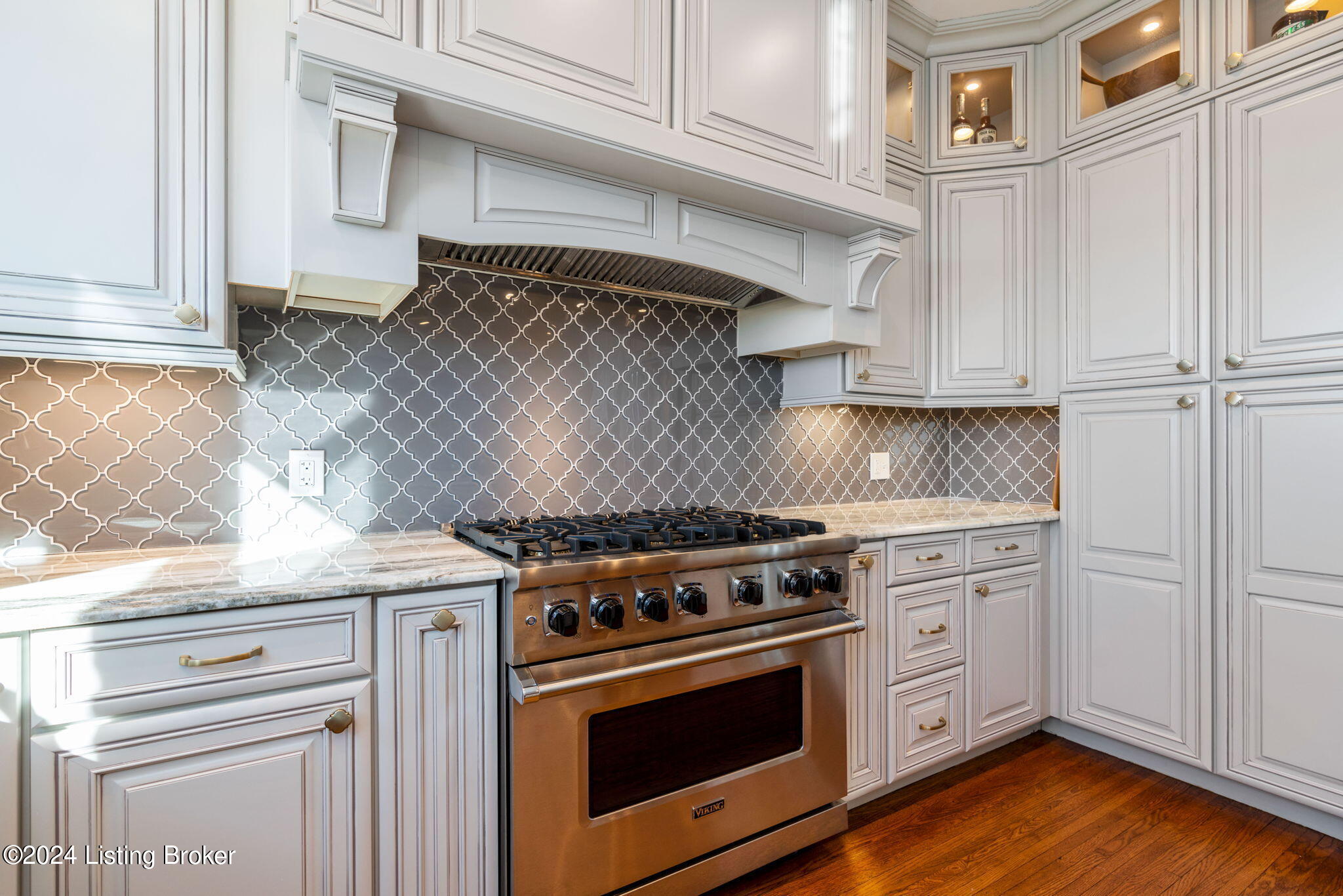 1416 Willow Ave, 11B