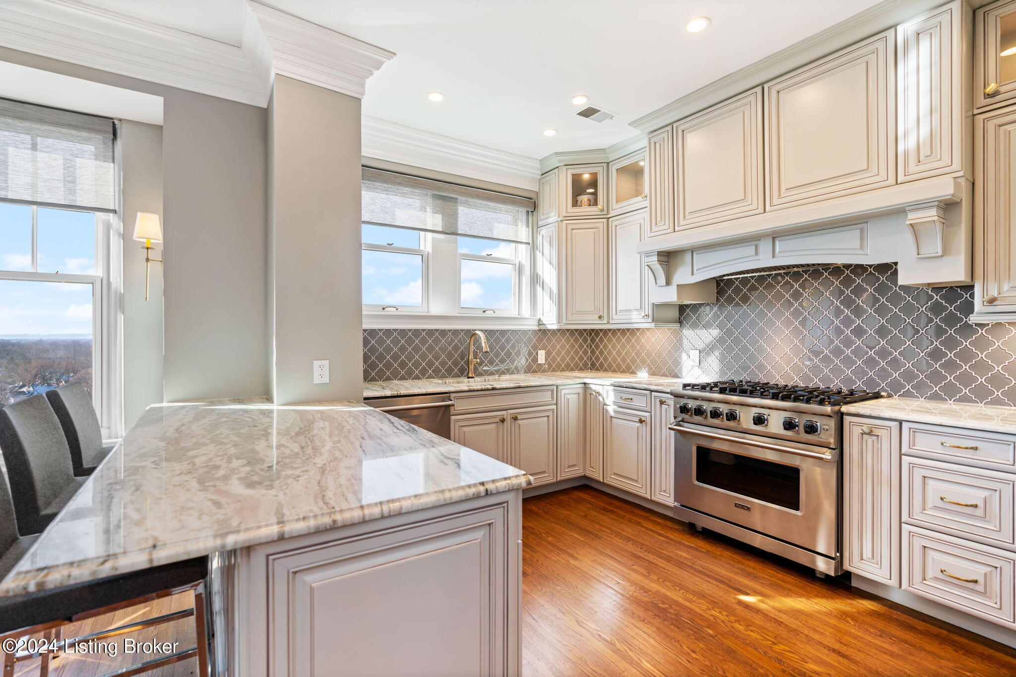 1416 Willow Ave, 11B