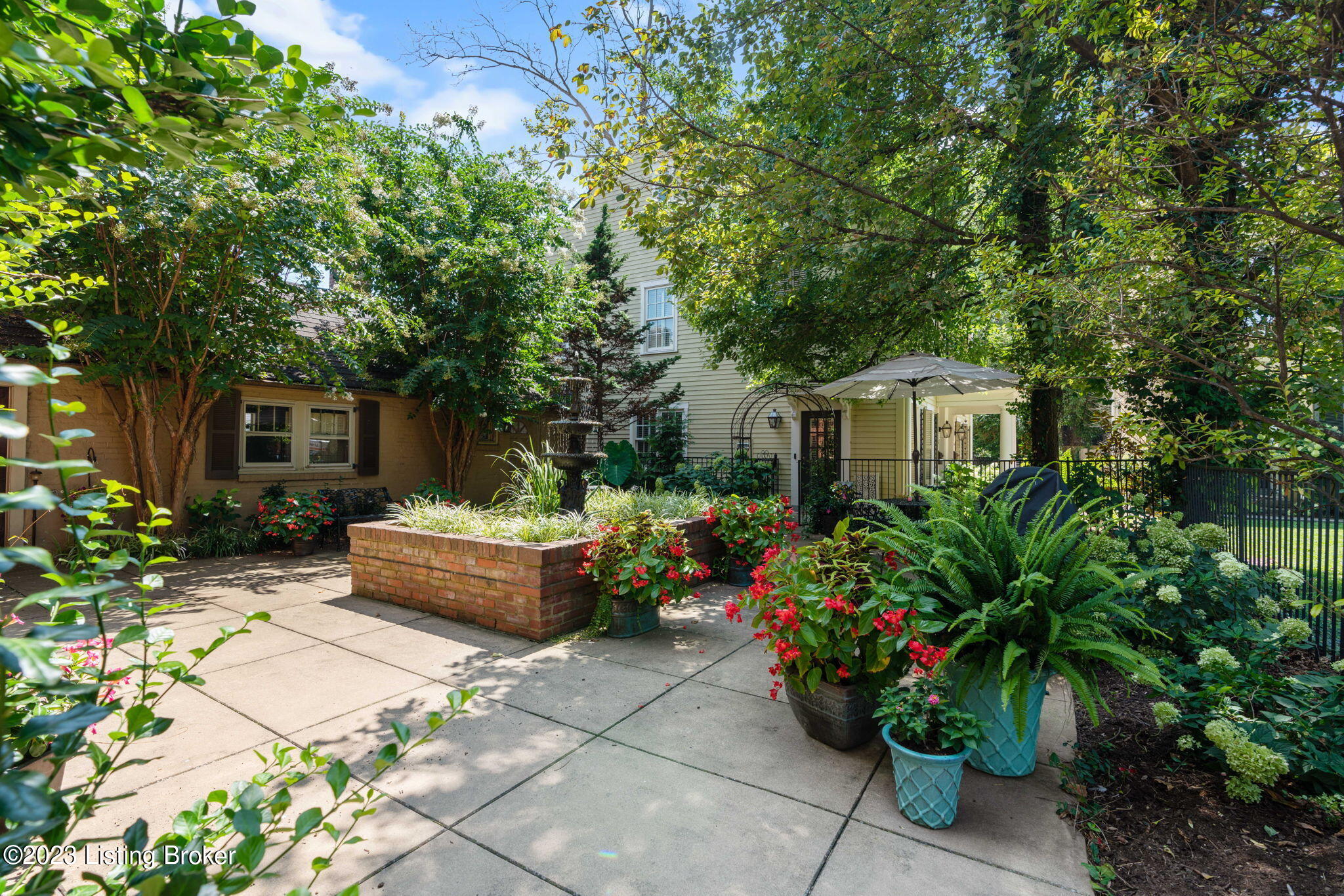 105 E Stephen Foster Ave, 5