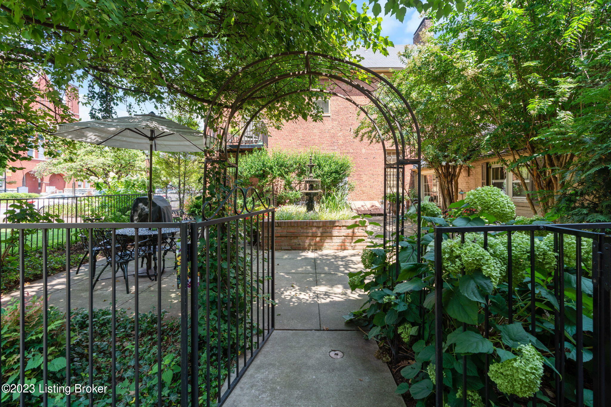 105 E Stephen Foster Ave, 5