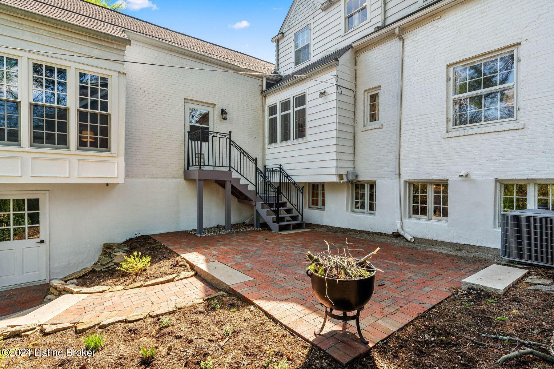 2407 Top Hill Rd