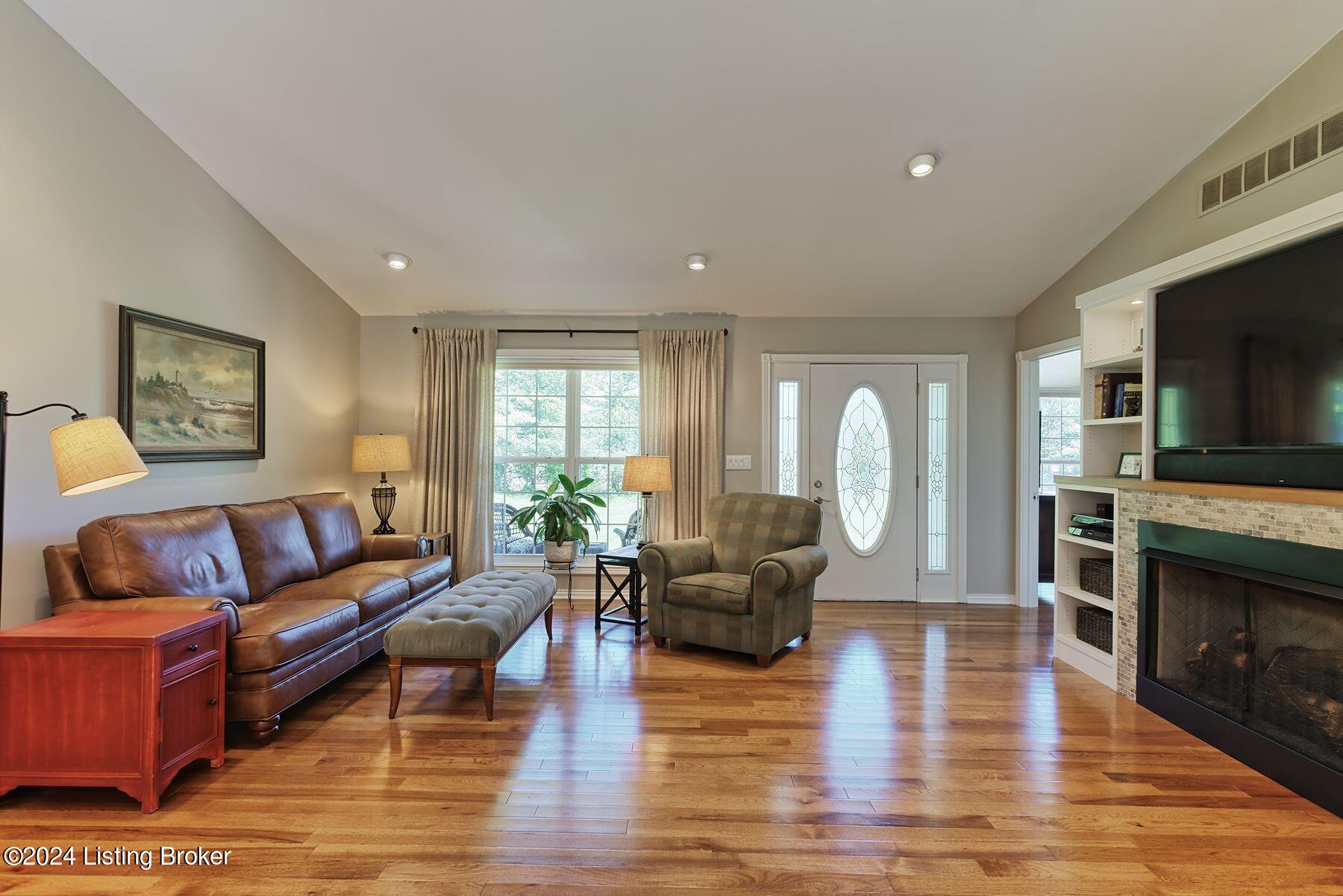 3100 Colton Ct