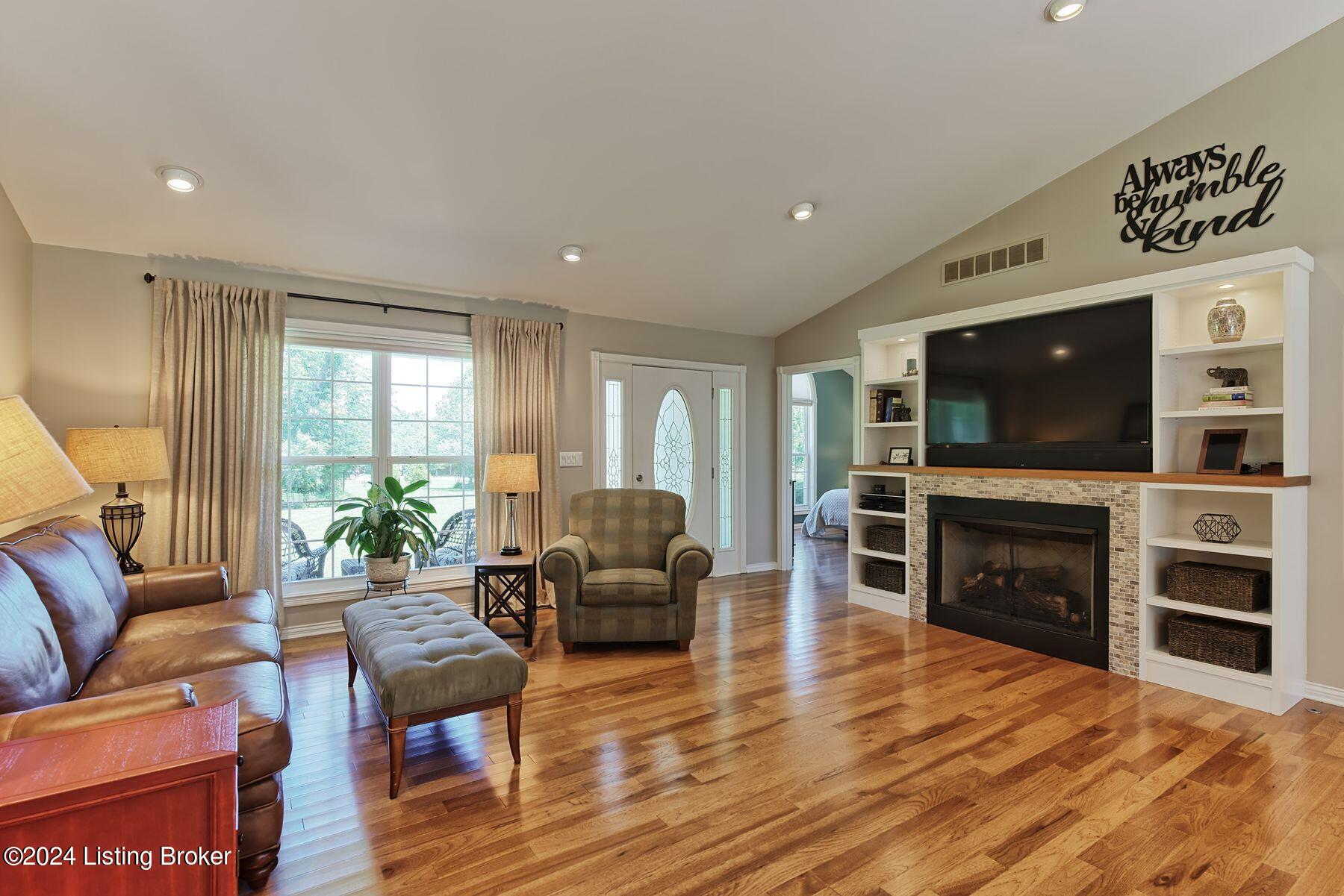 3100 Colton Ct