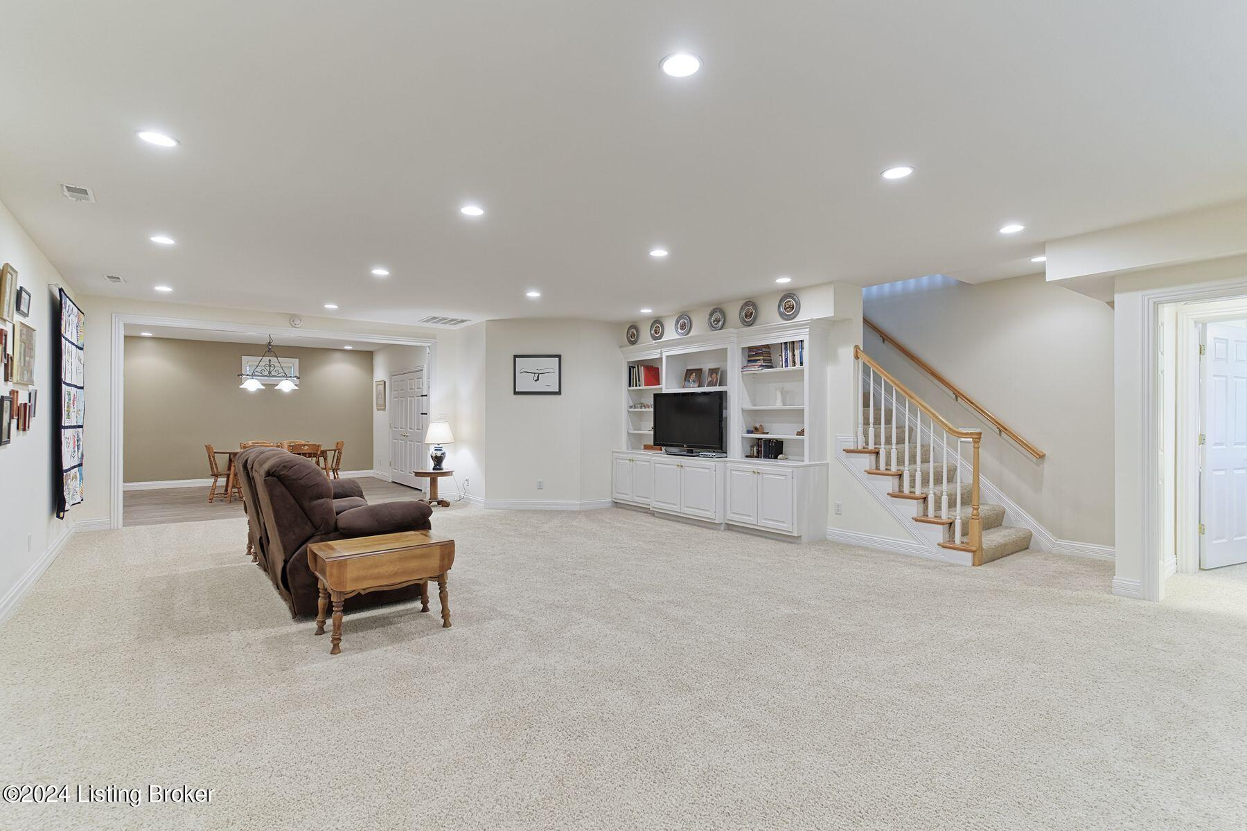 309 Gablewood Cir