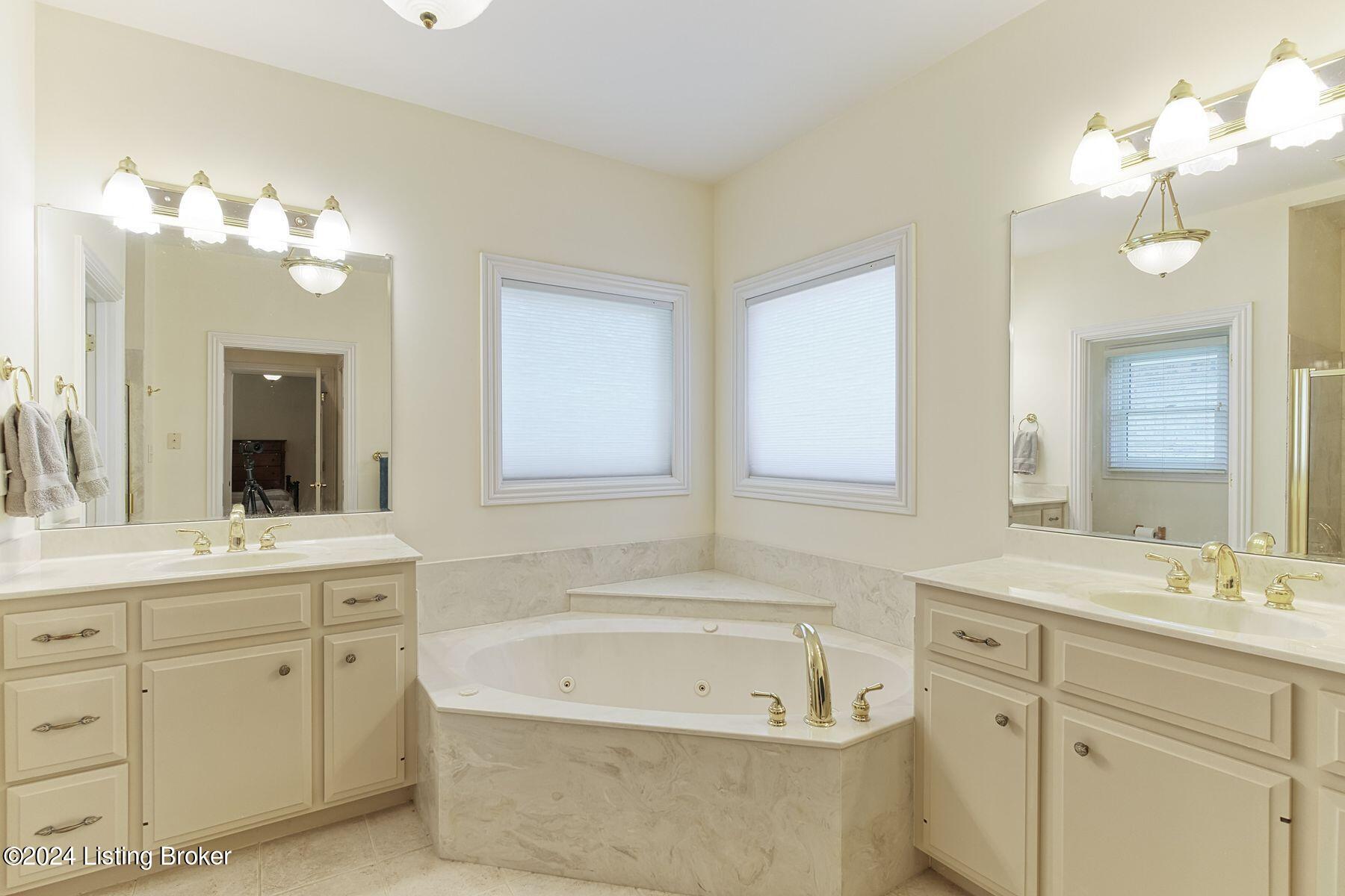 309 Gablewood Cir