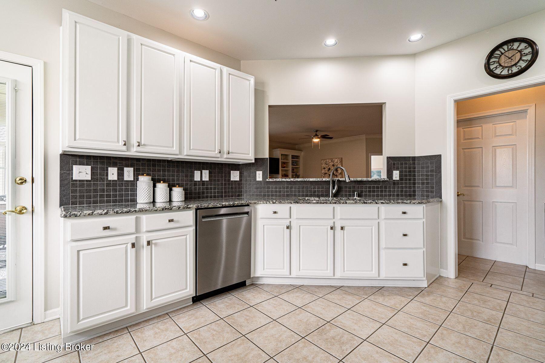 5009 Caerlson Ln