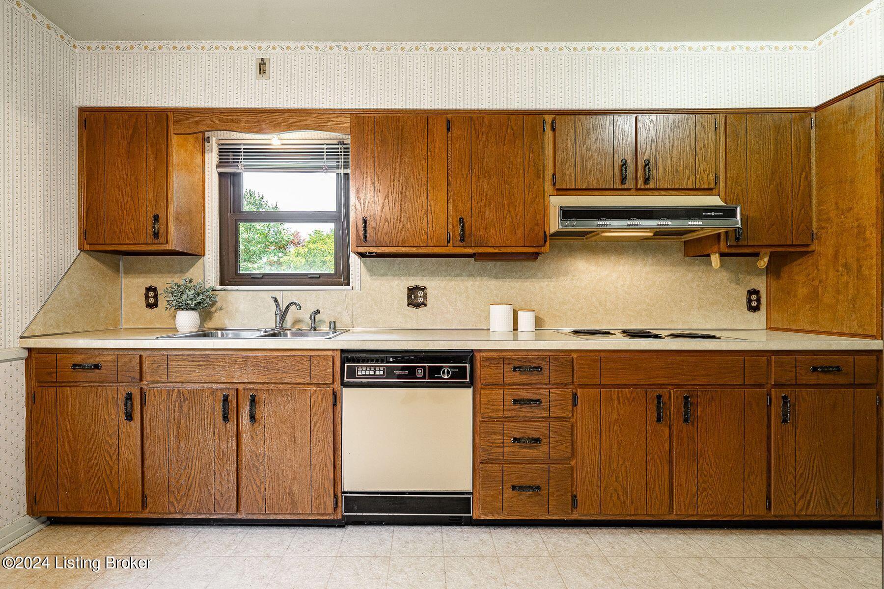 3015 Flair Knoll Dr