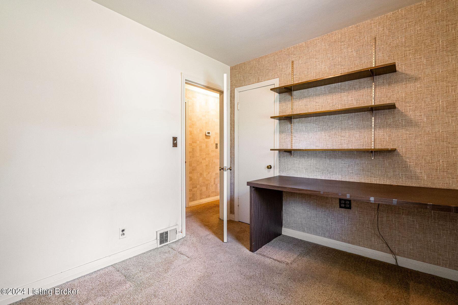 3015 Flair Knoll Dr