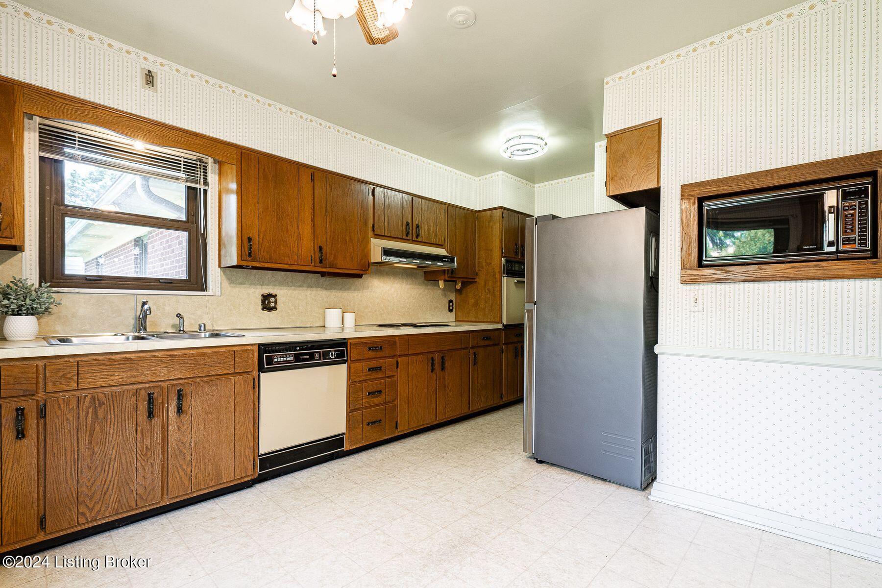 3015 Flair Knoll Dr