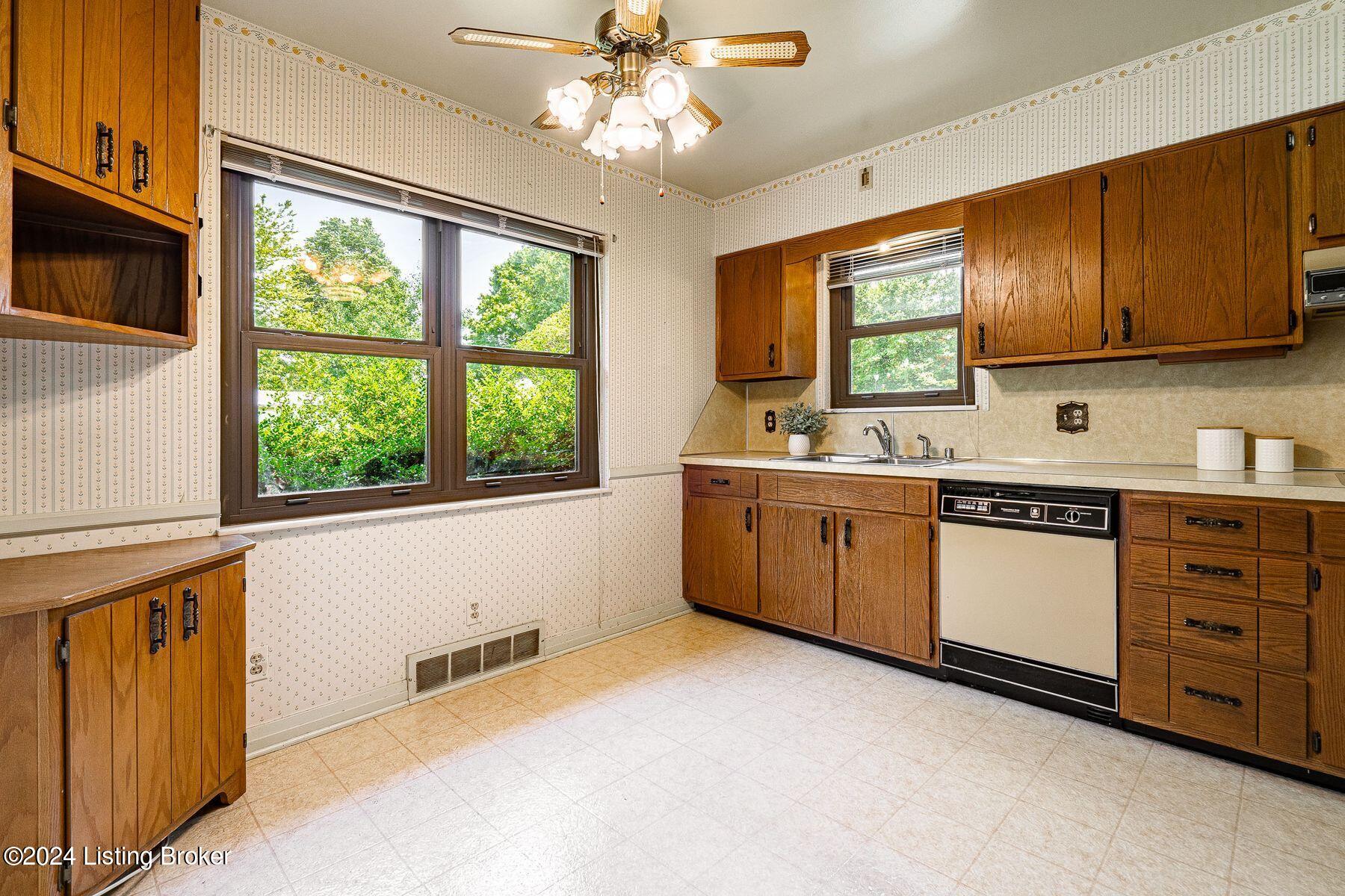 3015 Flair Knoll Dr