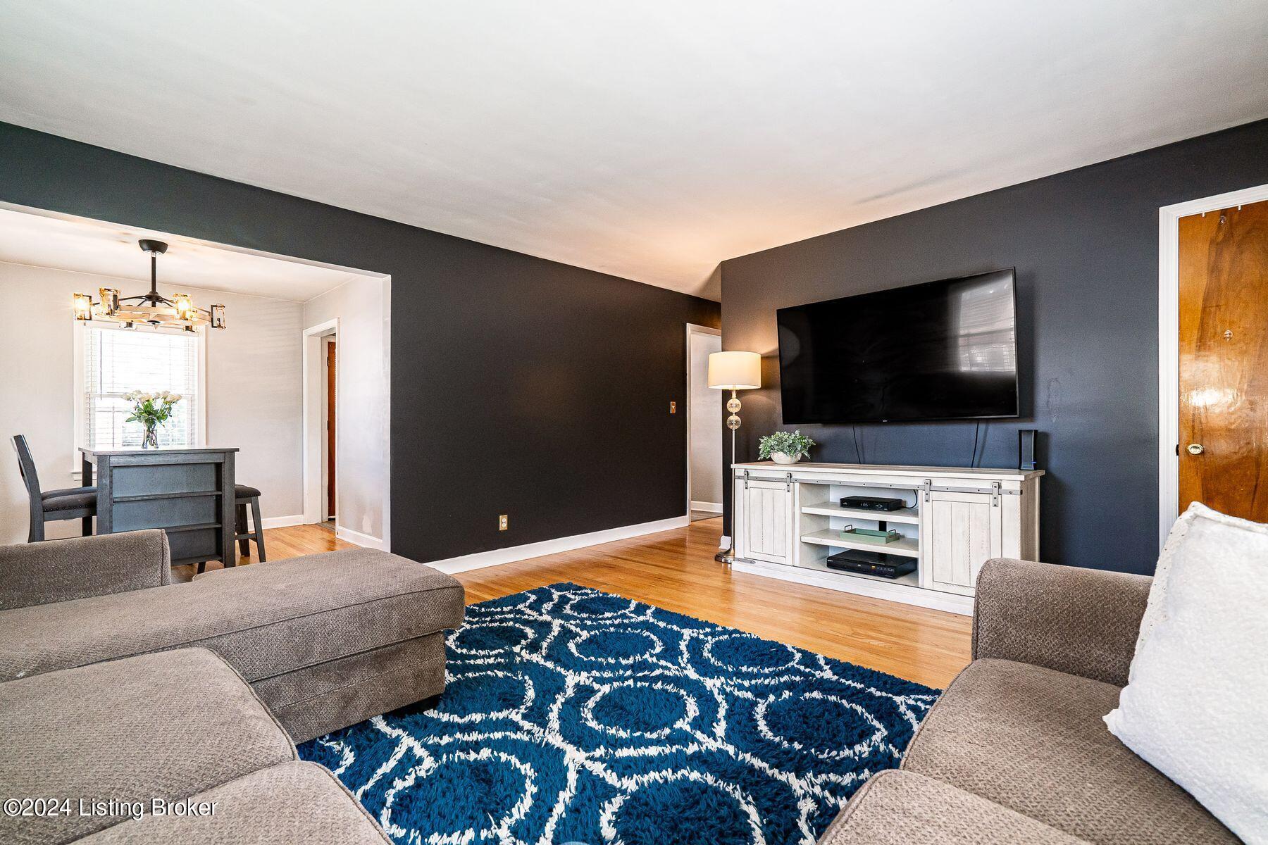 3813 Greenwich Rd