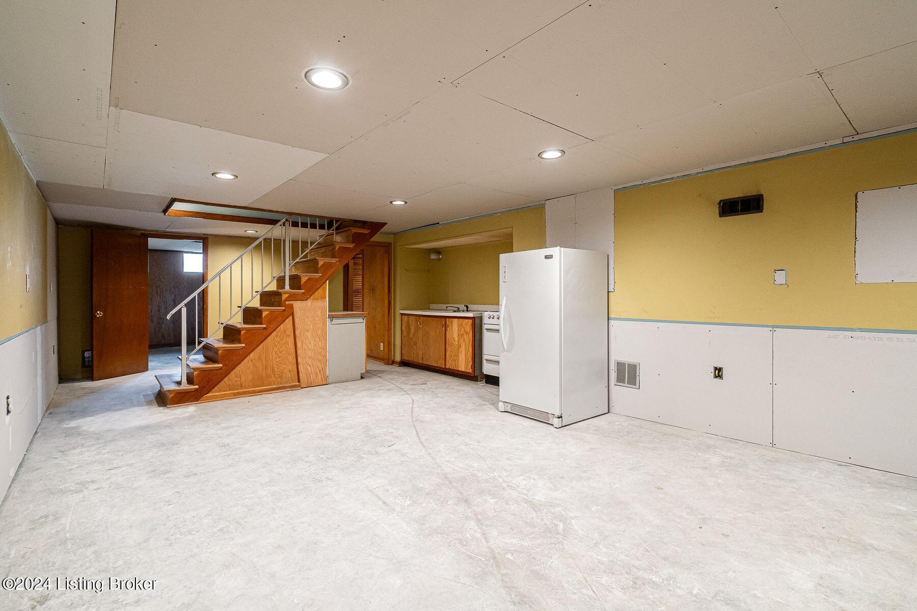 3813 Greenwich Rd