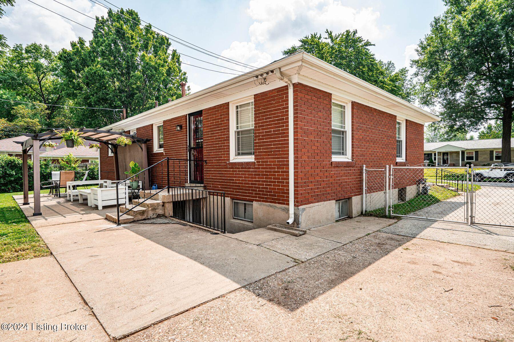 3813 Greenwich Rd