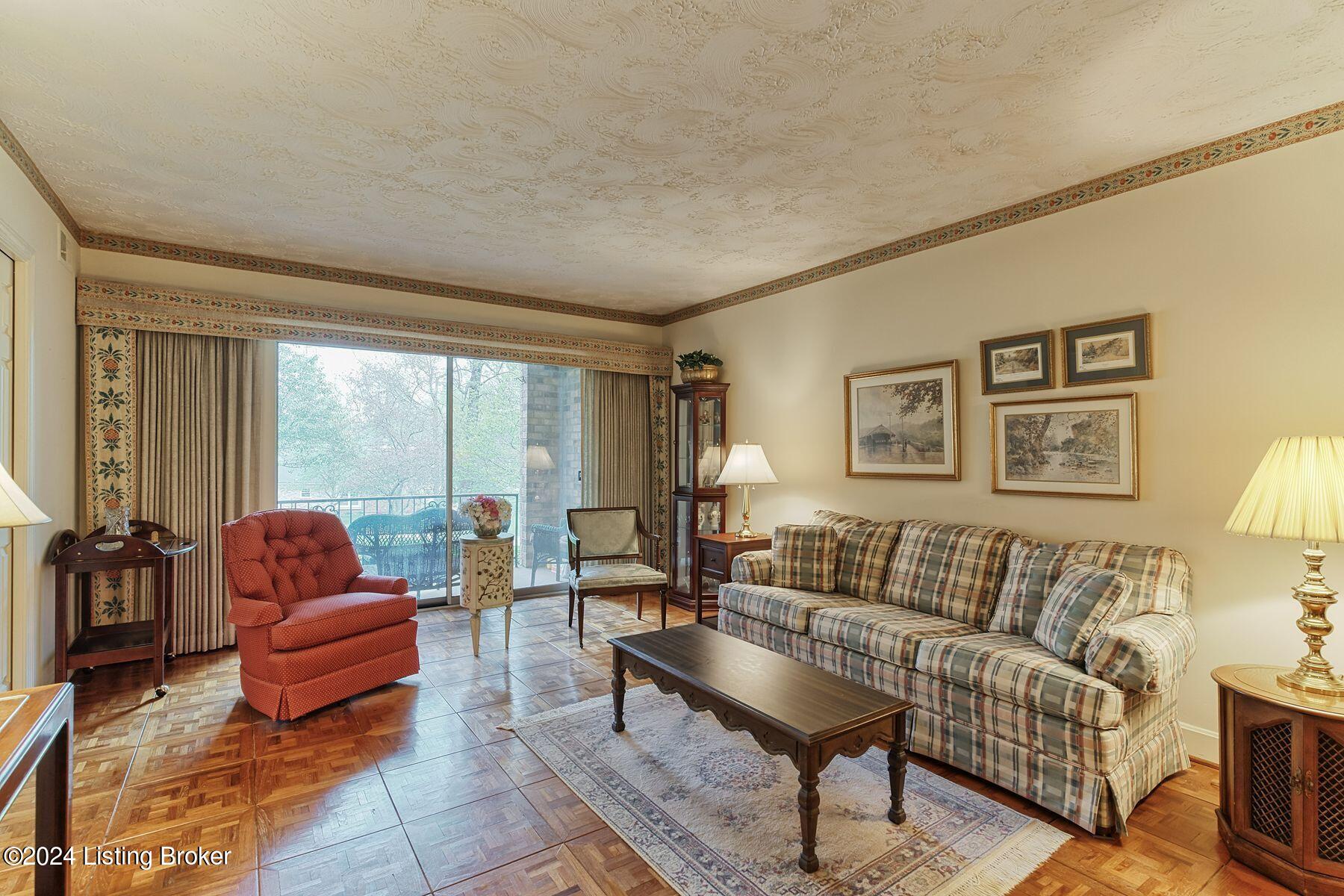 5800 Coach Gate Wynde, 270A