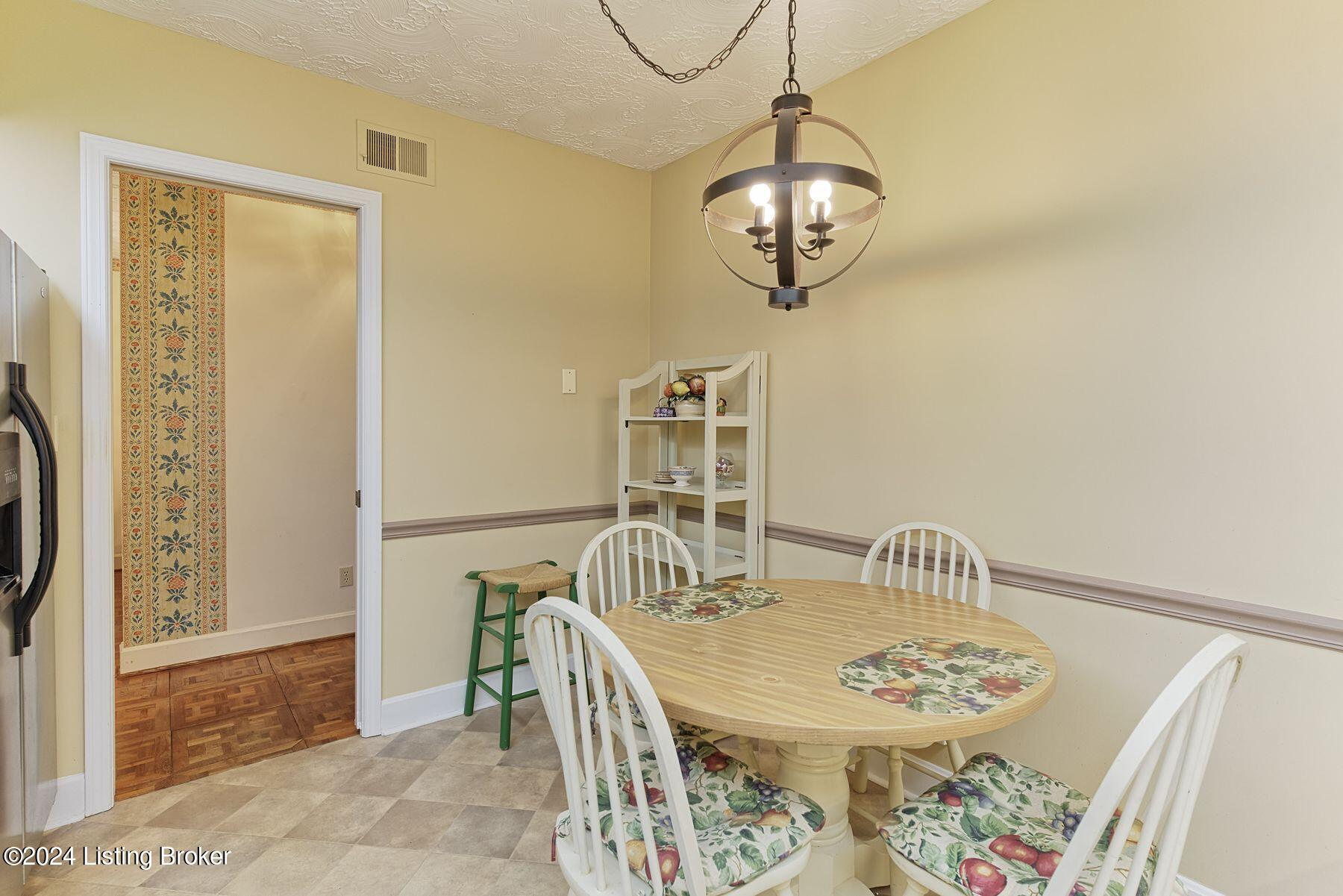 5800 Coach Gate Wynde, 270A