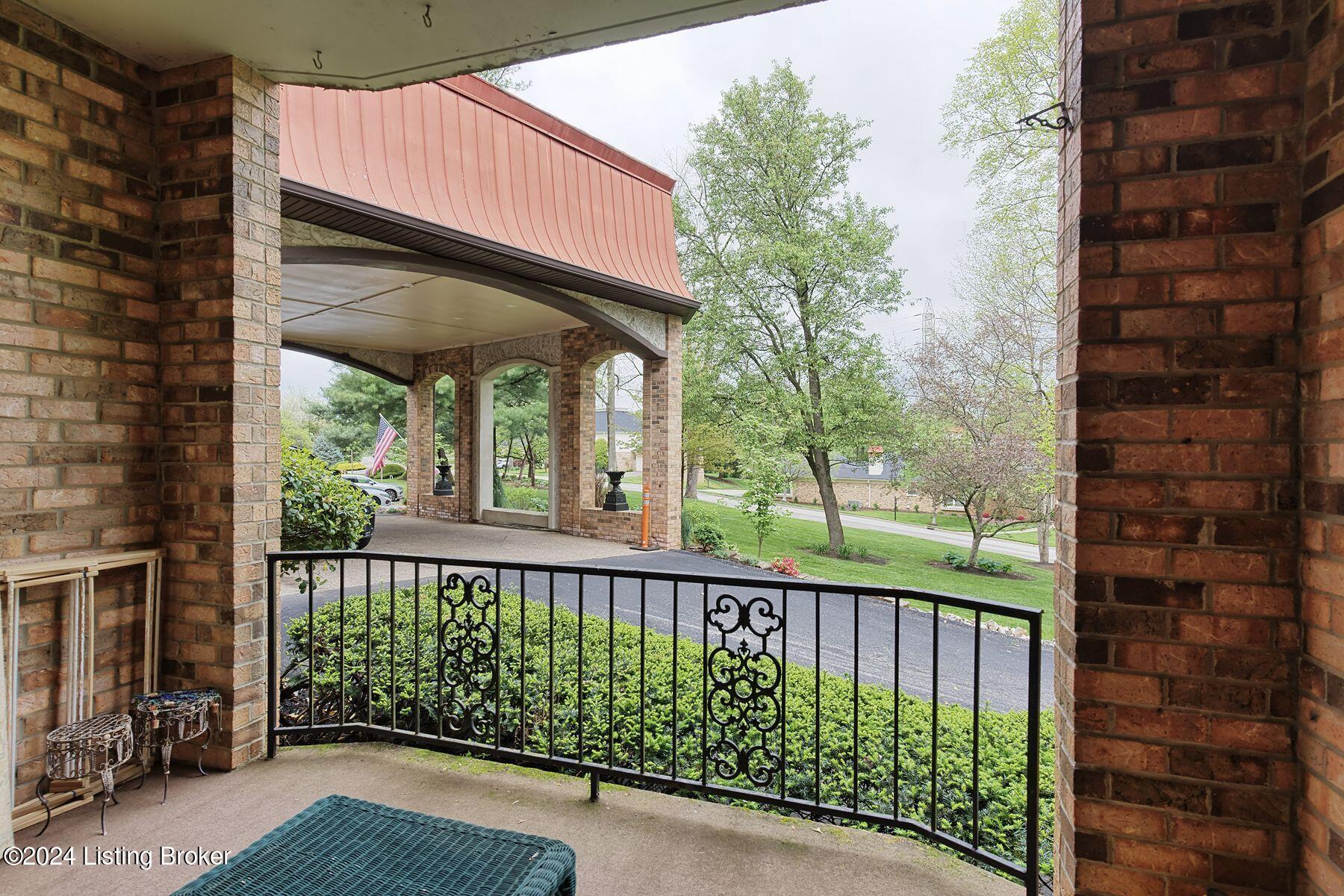 5800 Coach Gate Wynde, 270A
