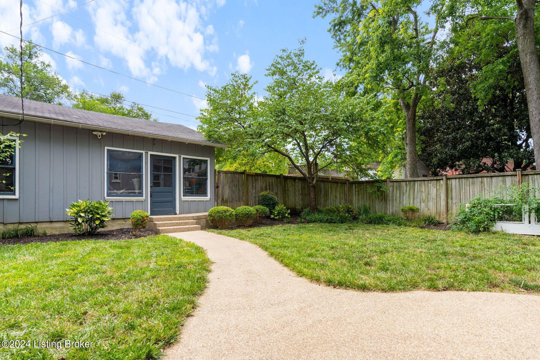 1622 Cowling Ave