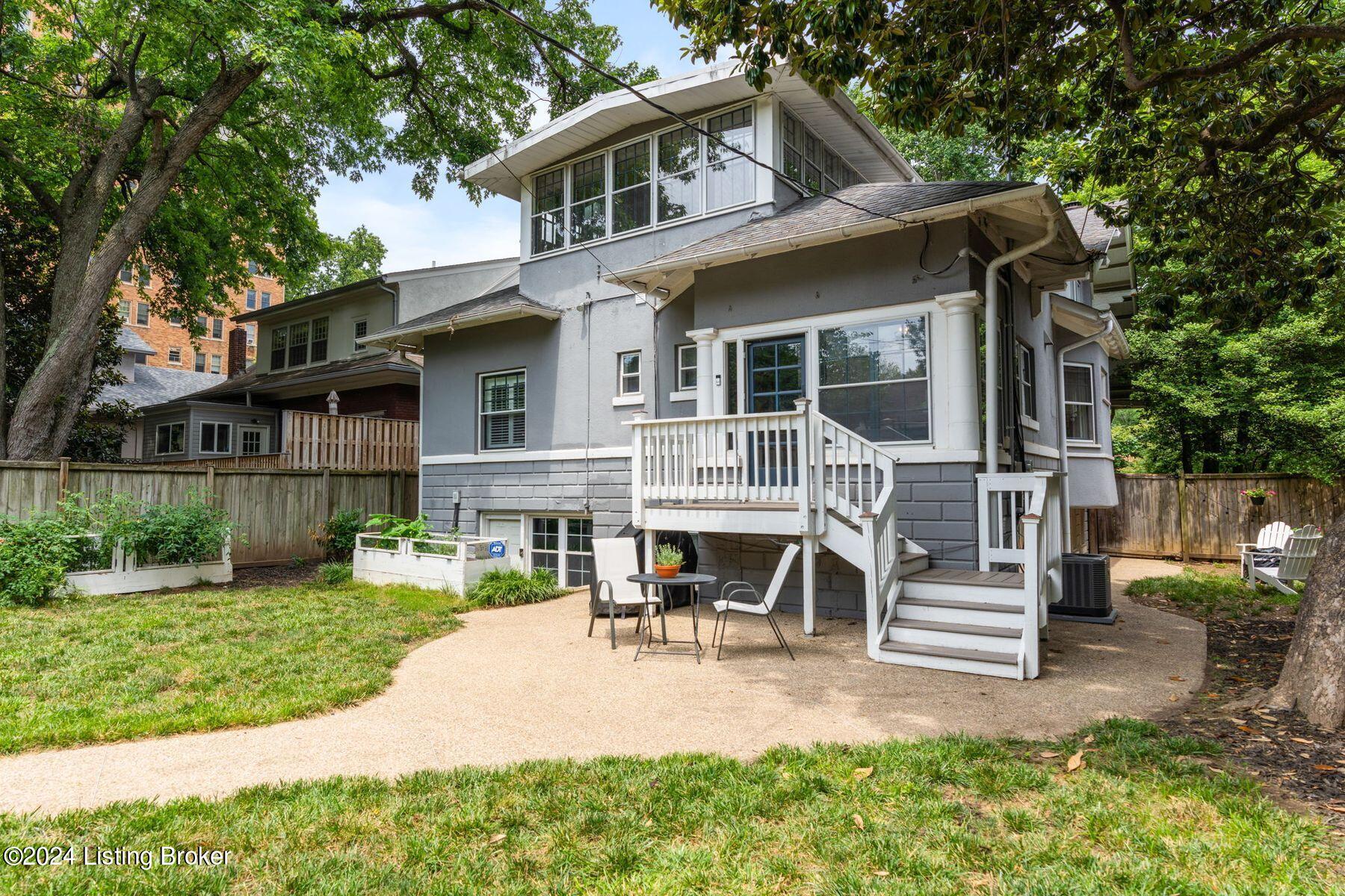 1622 Cowling Ave